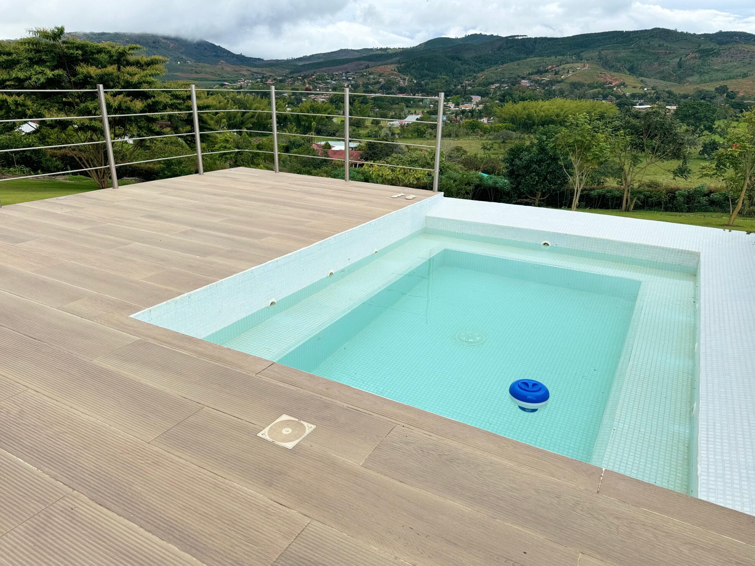 Casa amoblada , excelente para pasar en famiia en el aguacatal – pavas