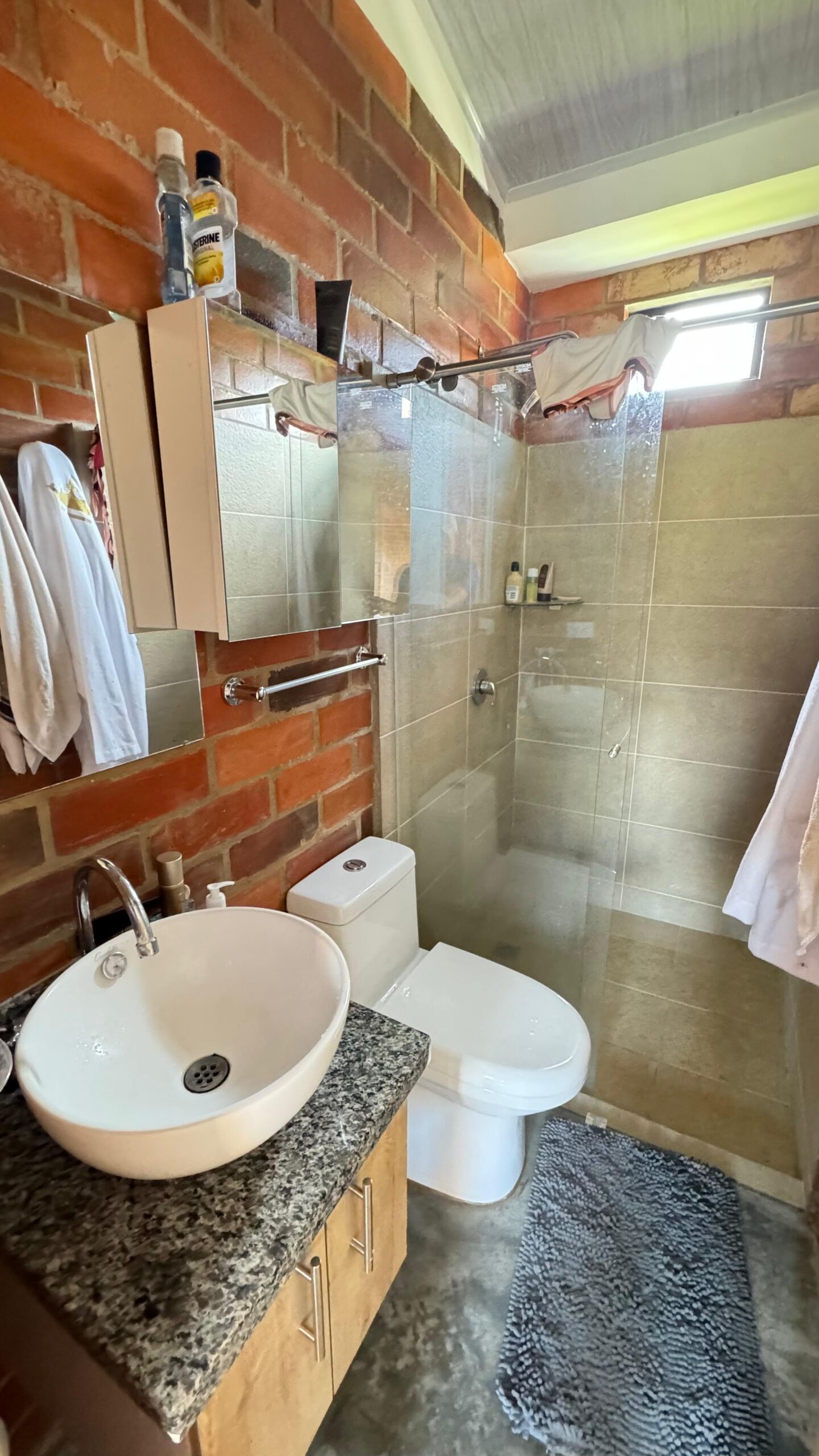 Casa amoblada , excelente para pasar en famiia en el aguacatal – pavas