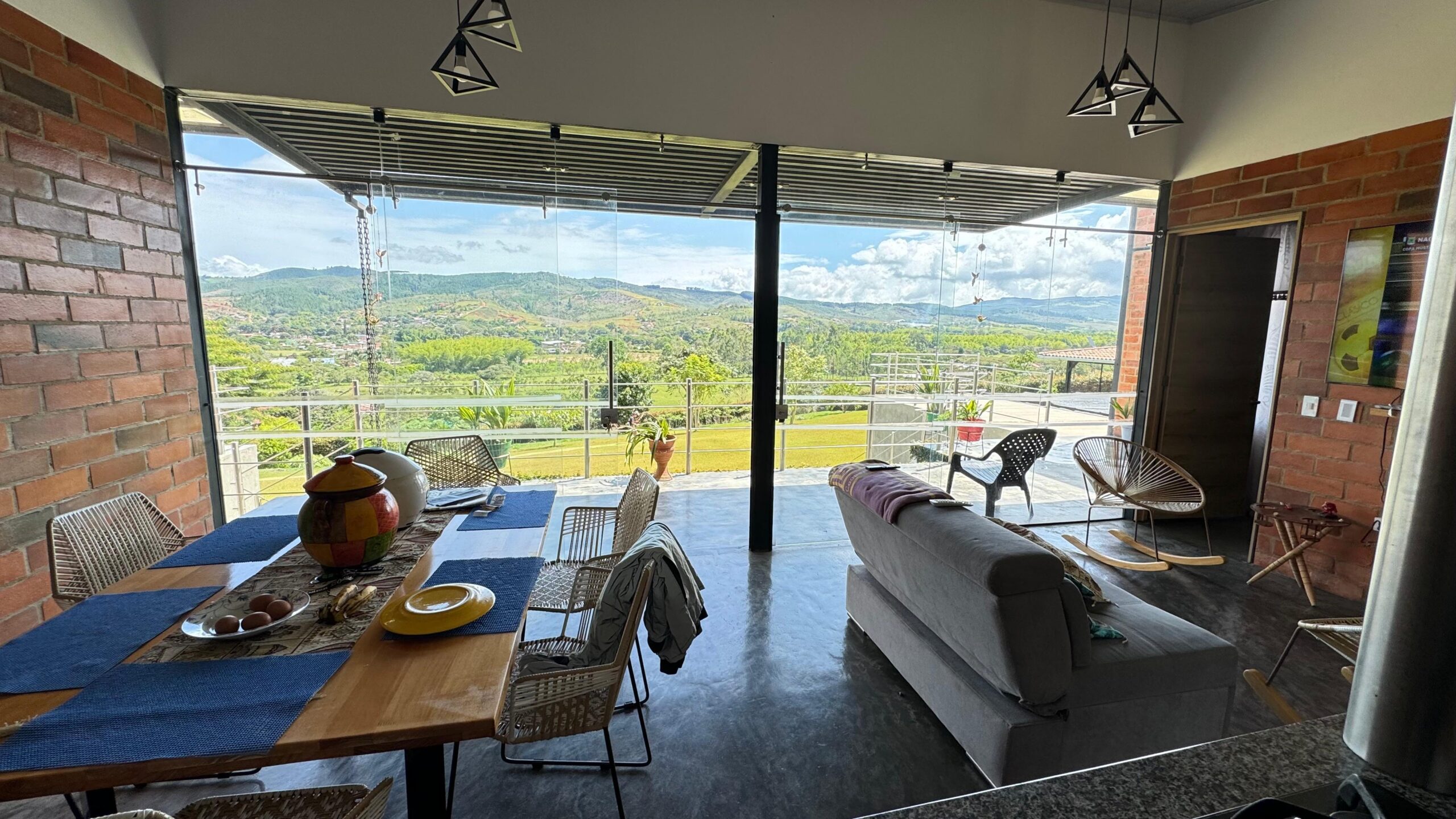 Casa amoblada , excelente para pasar en famiia en el aguacatal – pavas